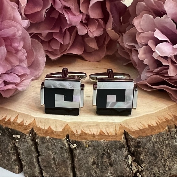 Retro Black Onyx and Mother of Pearl Spiral Cufflinks - Picture 2 of 15